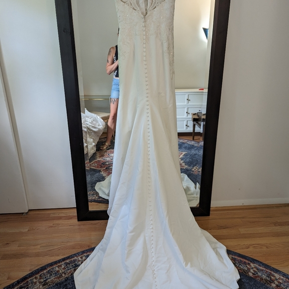 Stella York High Neck Wedding Gown -Size 10 (Sample) - Picture 5 of 8